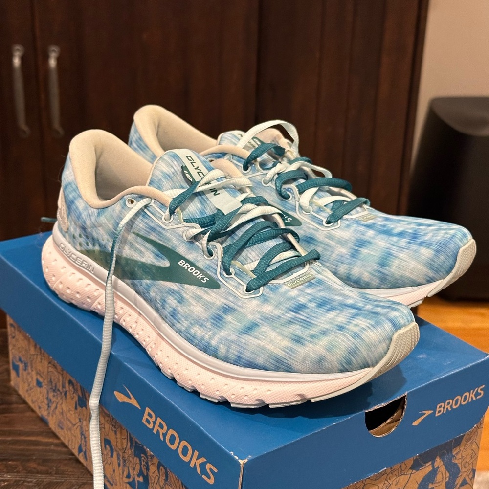 Brooks Women's Blue Running Shoes